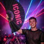 Festival Fan « ICONIC » en noir/rose – Rave Statement – Affichage 2