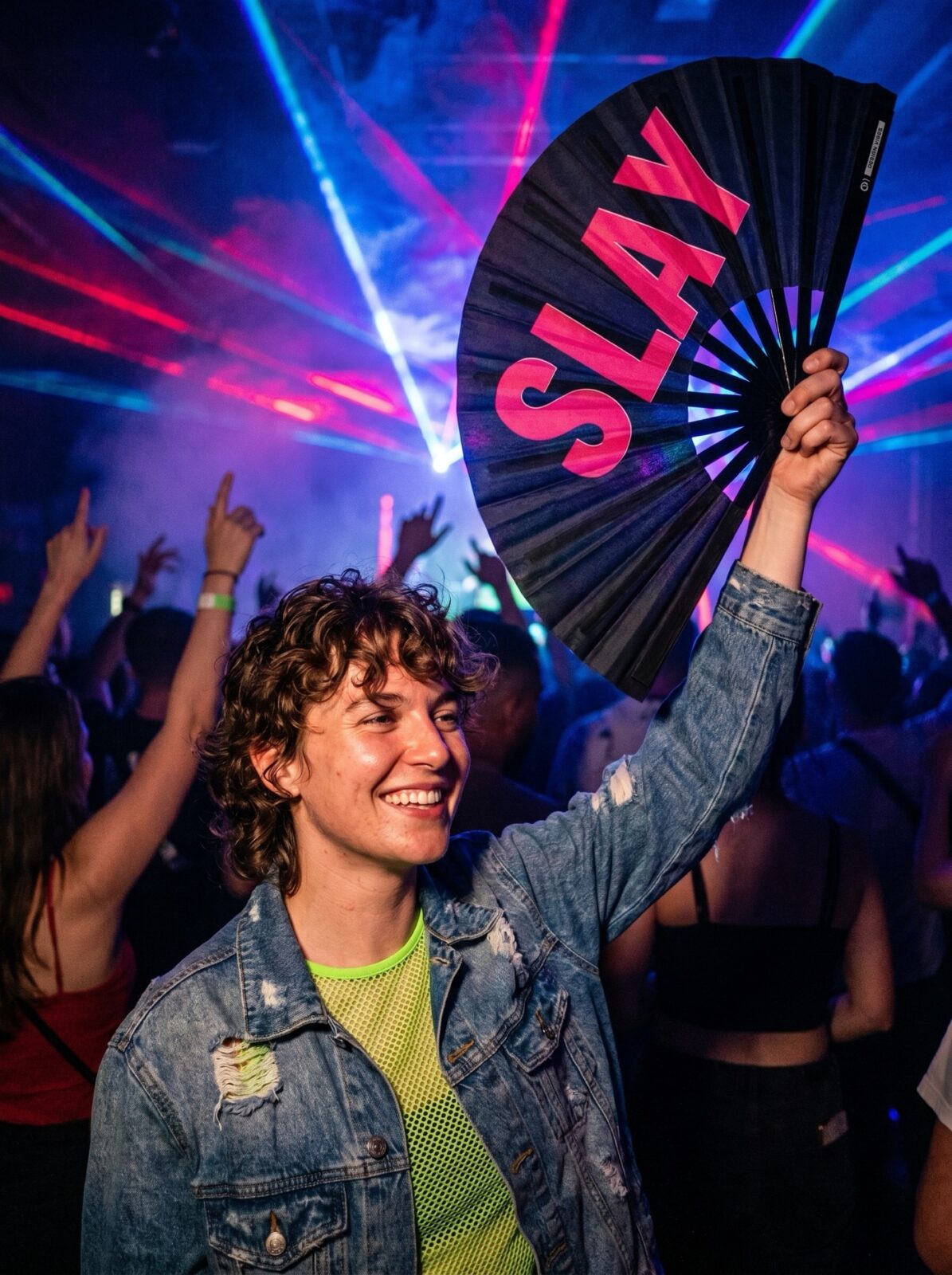 Éventail Festival « SLAY » en noir/rose – Accessoire Pride & Rave – Affichage 2