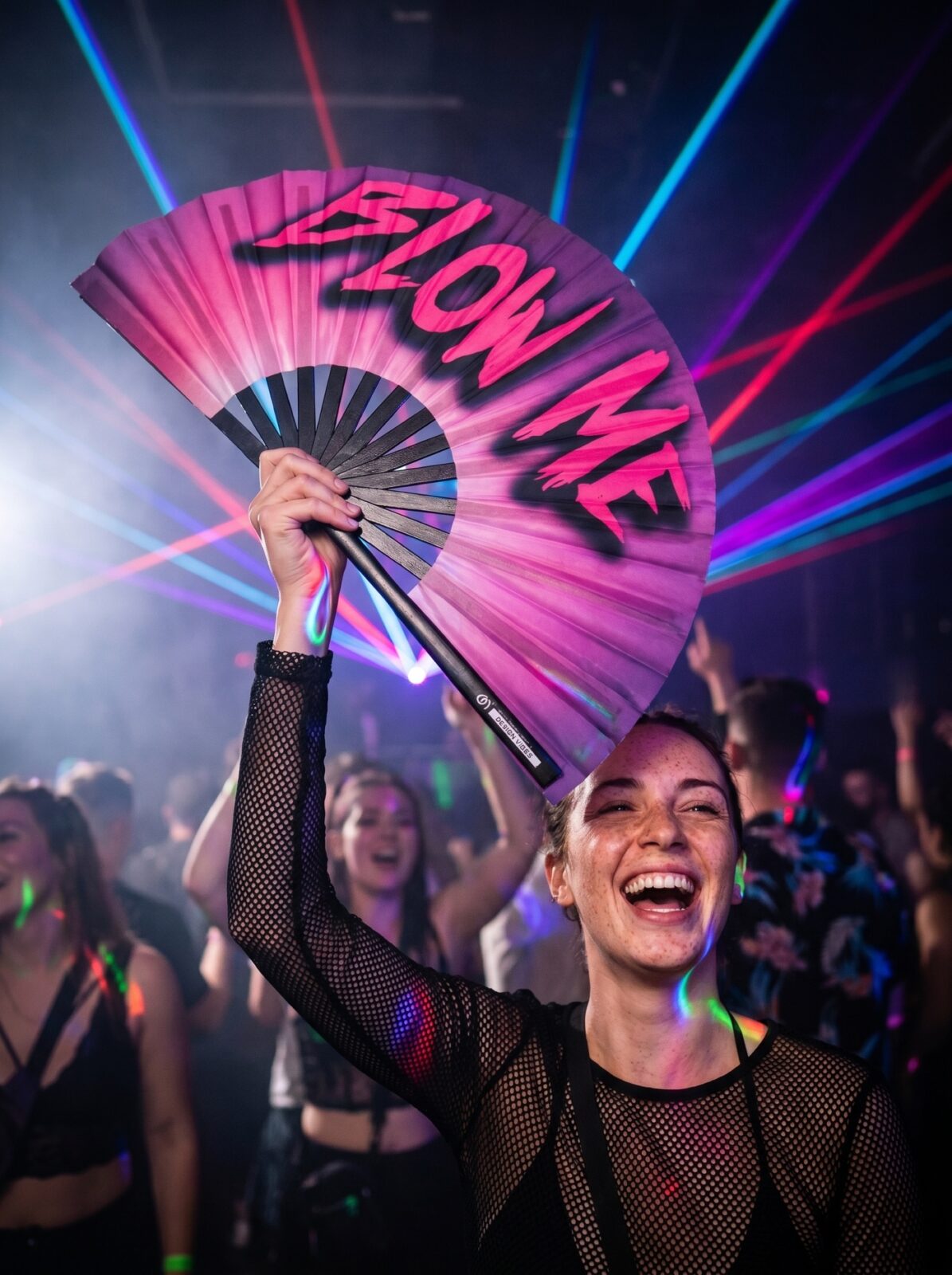 Éventail Festival « BLOW ME » en violet-bleu – Accessoire Rave & Pride – Affichage 2