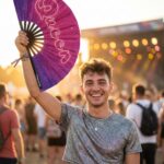 Éventail Festival « Queen » Rose-Violet Galaxie Paillettes – Rave & Pride – Affichage 3