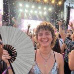 Éventail de festival argent pailleté – accessoire scintillant Rave & Pride – Affichage 4