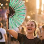 Festival Fan Holographique Vert – accessoire iridescent Rave – Affichage 3