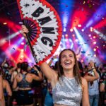 Festival Fan « BANG » bande dessinée en rouge et blanc – Rave & Party Accessoire – Affichage 4