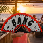 Festival Fan « BANG » bande dessinée en rouge et blanc – Rave & Party Accessoire – Affichage 6