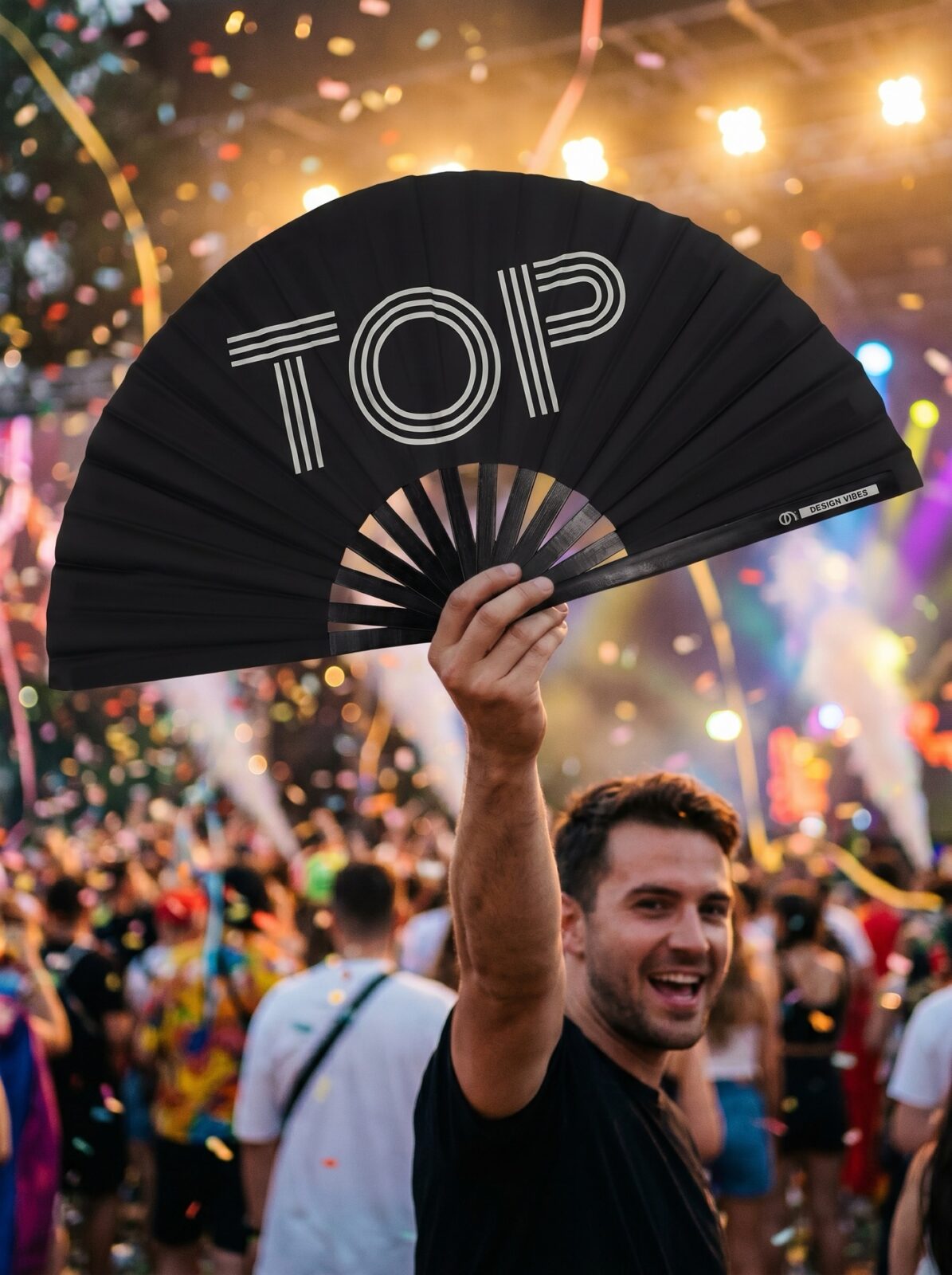 Festival Fan « TOP » en noir – Rave & Pride Statement – Affichage 4