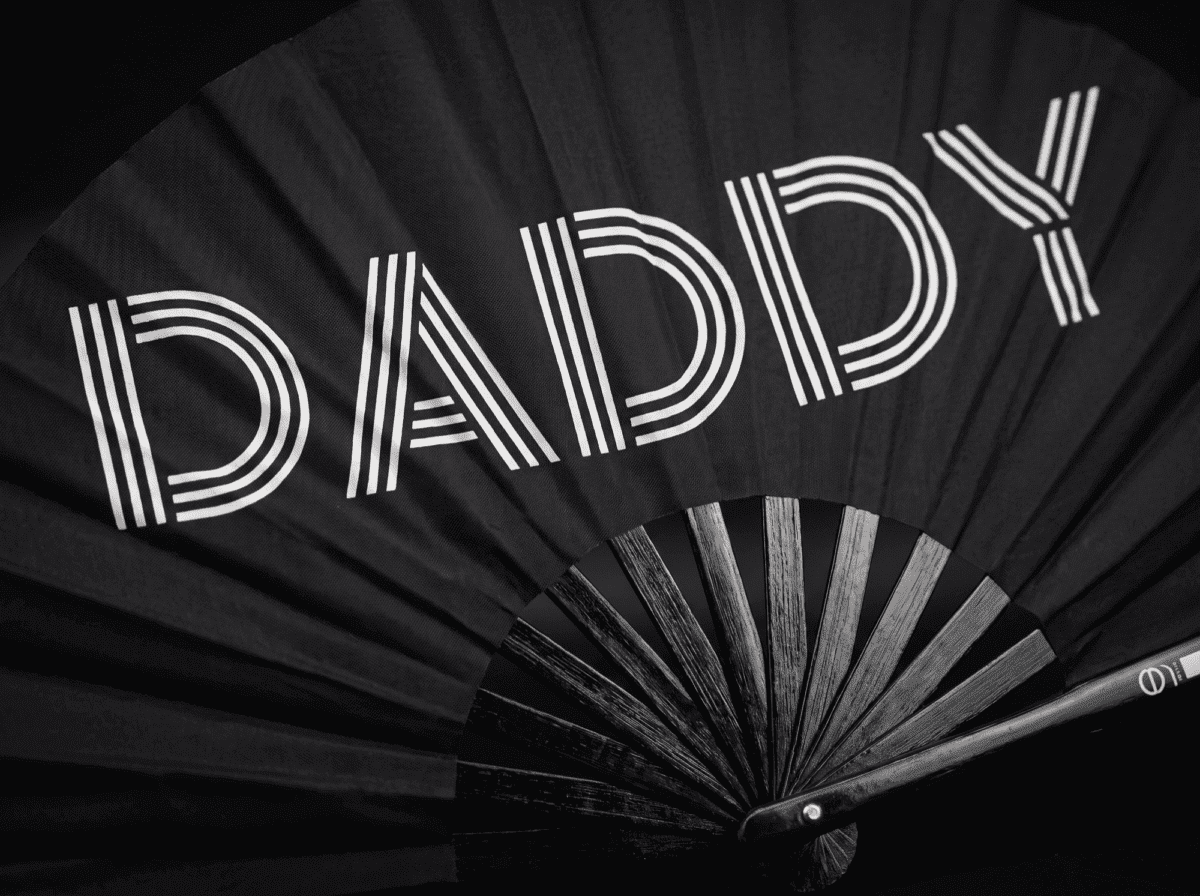 Festival Fan « DADDY » en noir, accessoire Rave et Pride, Affichage 6