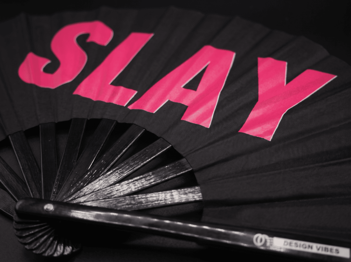 Festival Fan « SLAY » noir/rose, accessoire pour la Pride et les raves, Affichage 6