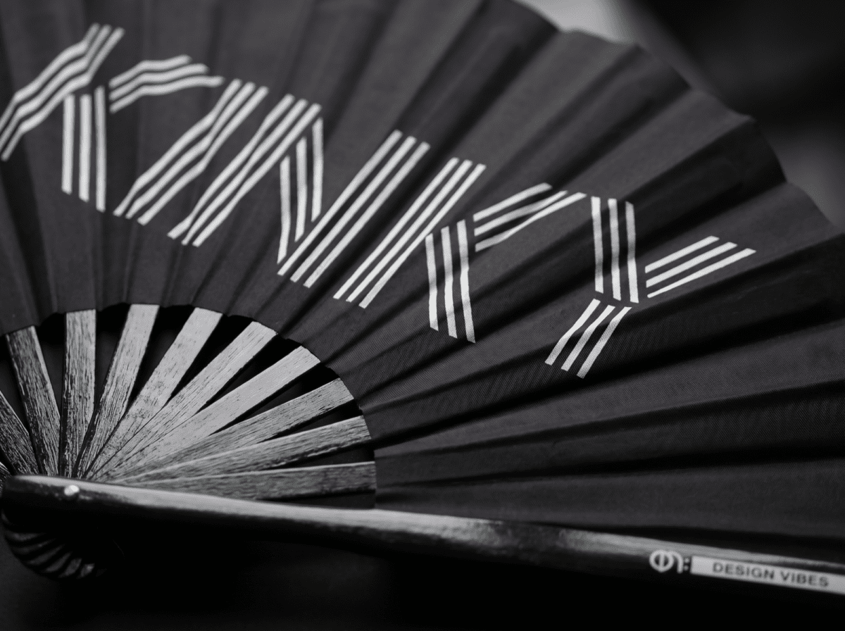 Festival Fan « KINKY » en noir, un statement de Rave et de Pride, Affichage 6