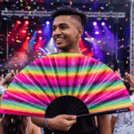 Festival Fans transparents avec des bandes arc-en-ciel pour la Pride et la CSD, Affichage 4
