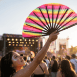 Festival Fans transparents avec des bandes arc-en-ciel pour la Pride et la CSD, Affichage 3