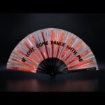 Festival Fan « IF LOST, COME DANCE WITH ME » en cuivre holographique pour les festivals et les Raves, Affichage 1