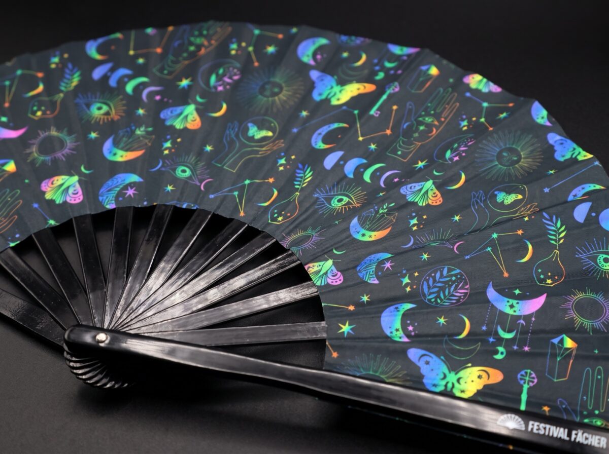 Festival Fan « Lune & Papillons arc-en-ciel » sur fond noir, pour les festivals et le style bohème, Affichage 5