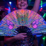 Festival Fan « Mandala papillon » violet pour la psytrance et les festivals, Affichage 2